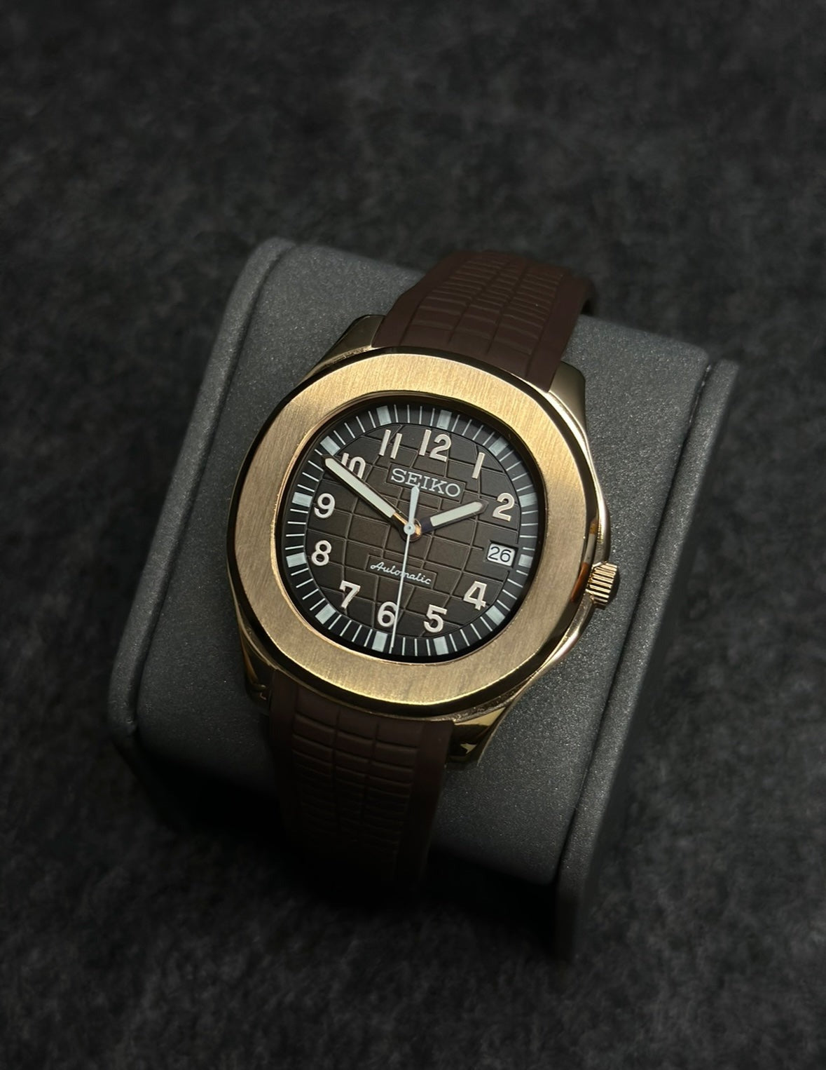 SEIKO MOD AQUANAUT OAK MEN'S WATCH